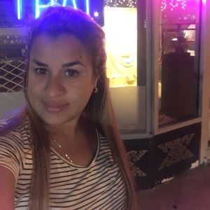 Meet your Posher, Elizabeth